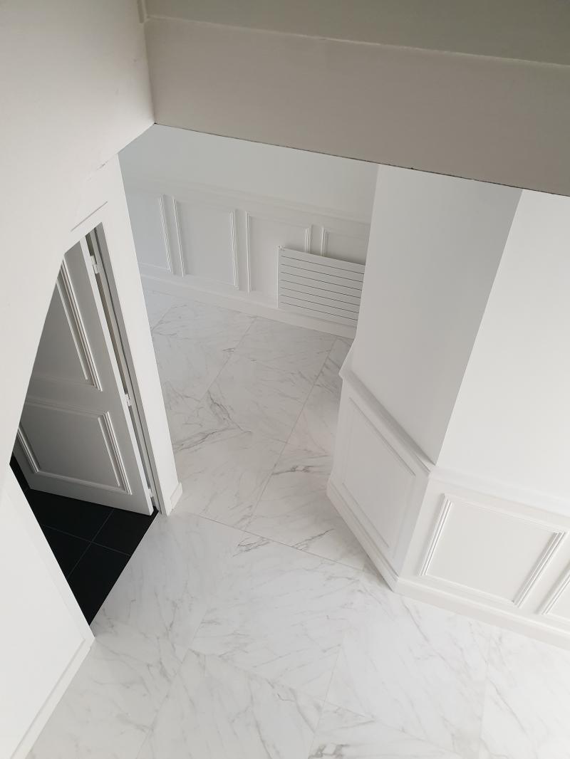 Entrée avec cimaise